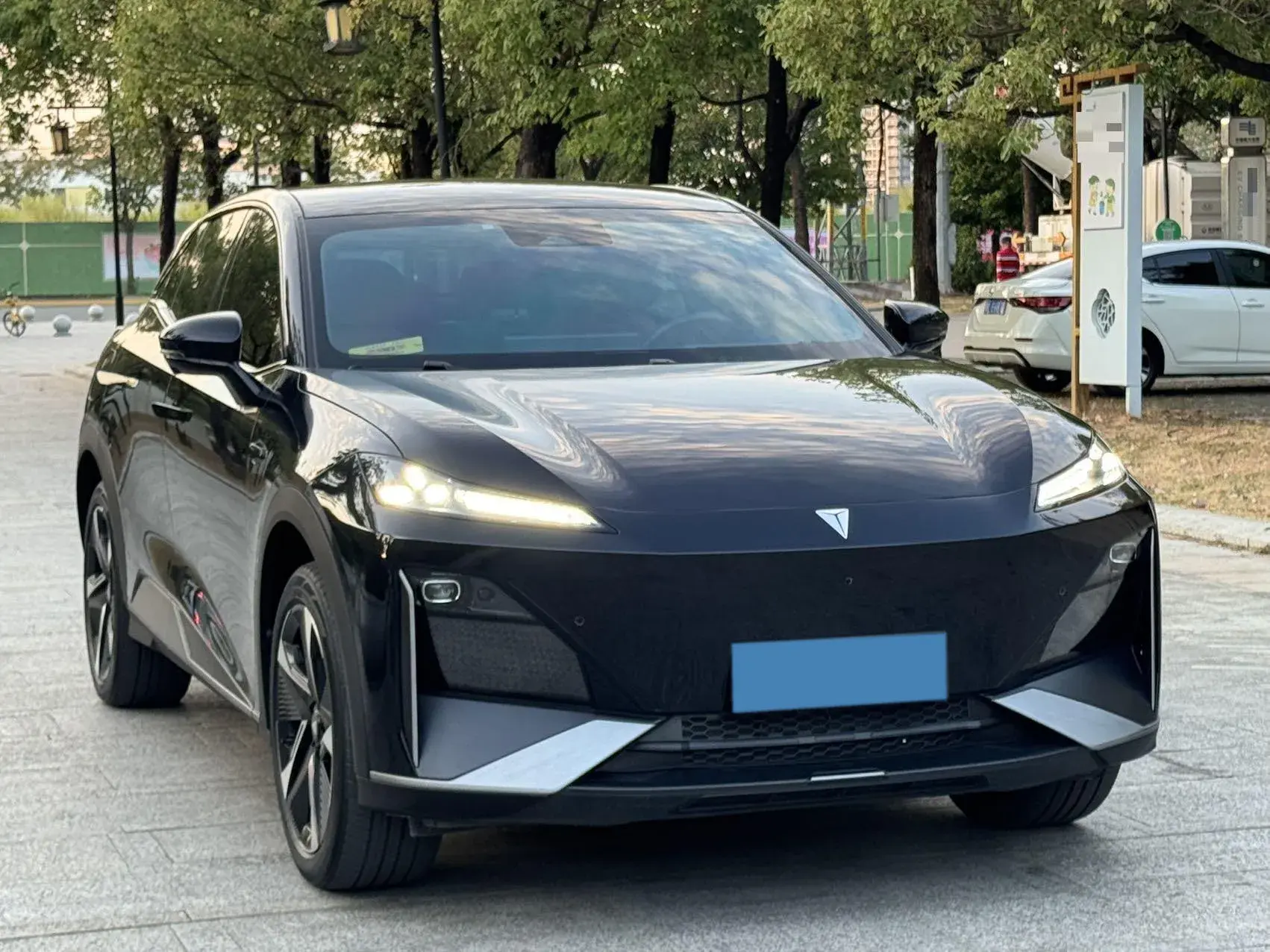 2023 DEEPAL S07 thumbnail 3