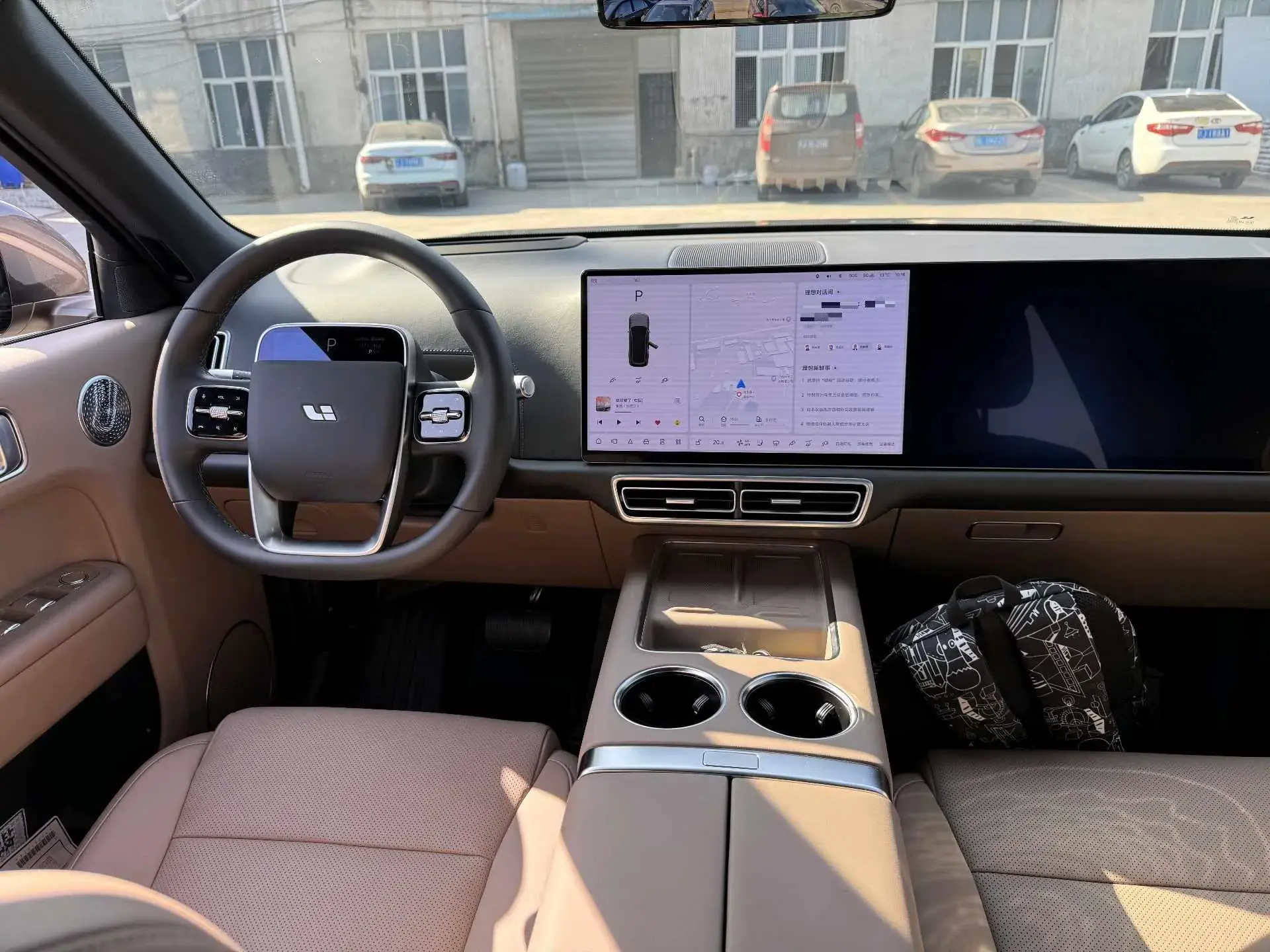 2025 LI L9 thumbnail 4