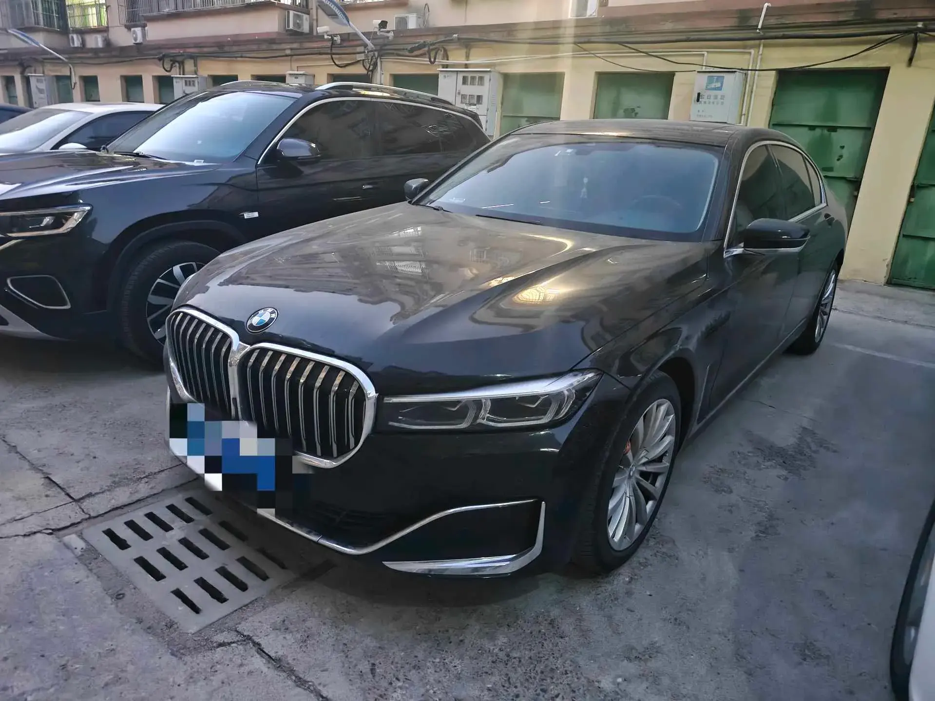 2019 BMW 7 view 1