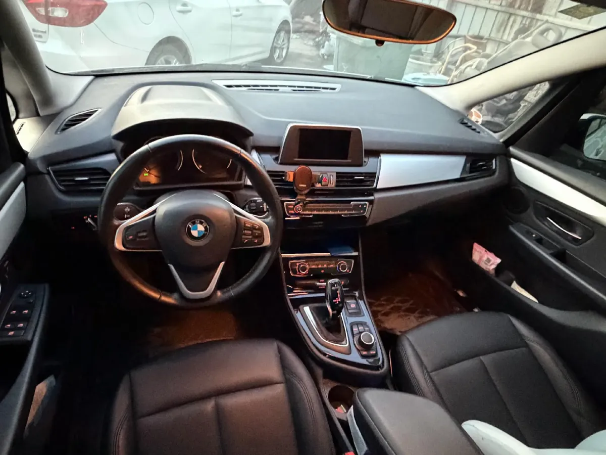 2019 BMW 2 Series SUV 1.5T 140HP L3 7DCT,autocango,china used car exporter,china ev exporter,chinese used car exporter,chinese used ev exporter