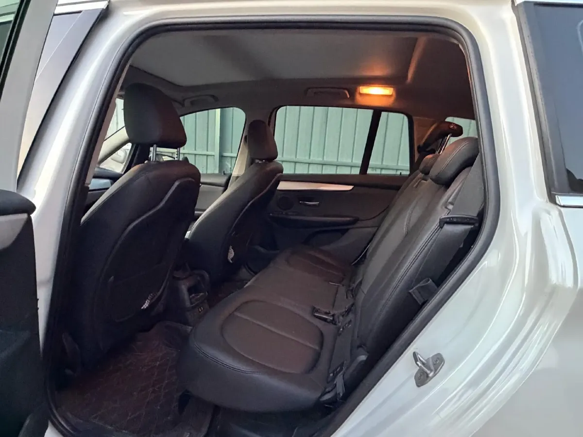 2019 BMW 2 Series SUV 1.5T 140HP L3 7DCT,autocango,china used car exporter,china ev exporter,chinese used car exporter,chinese used ev exporter