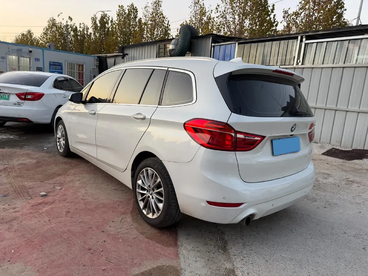 2019 BMW 2 Series SUV 1.5T 140HP L3 7DCT,autocango,china used car exporter,china ev exporter,chinese used car exporter,chinese used ev exporter