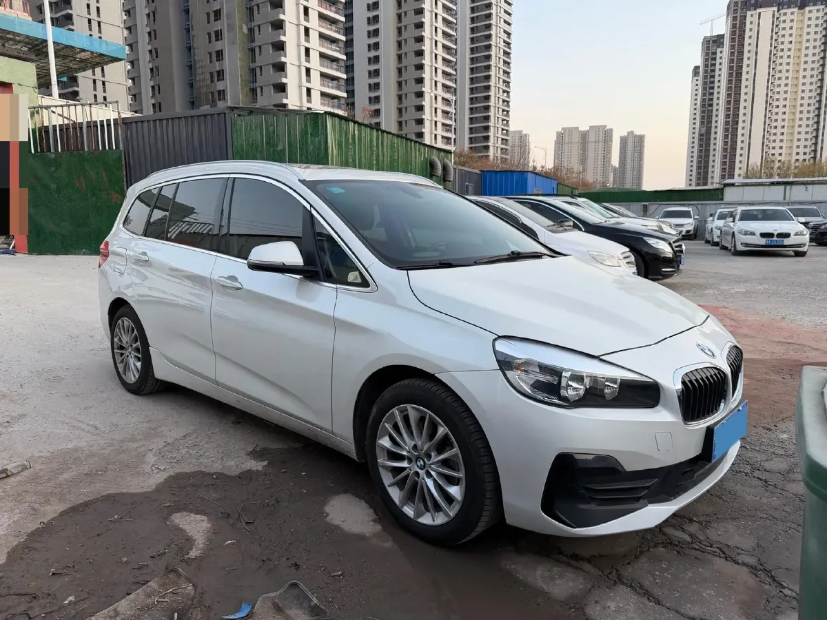 2019 BMW 2 Series SUV 1.5T 140HP L3 7DCT,autocango,china used car exporter,china ev exporter,chinese used car exporter,chinese used ev exporter