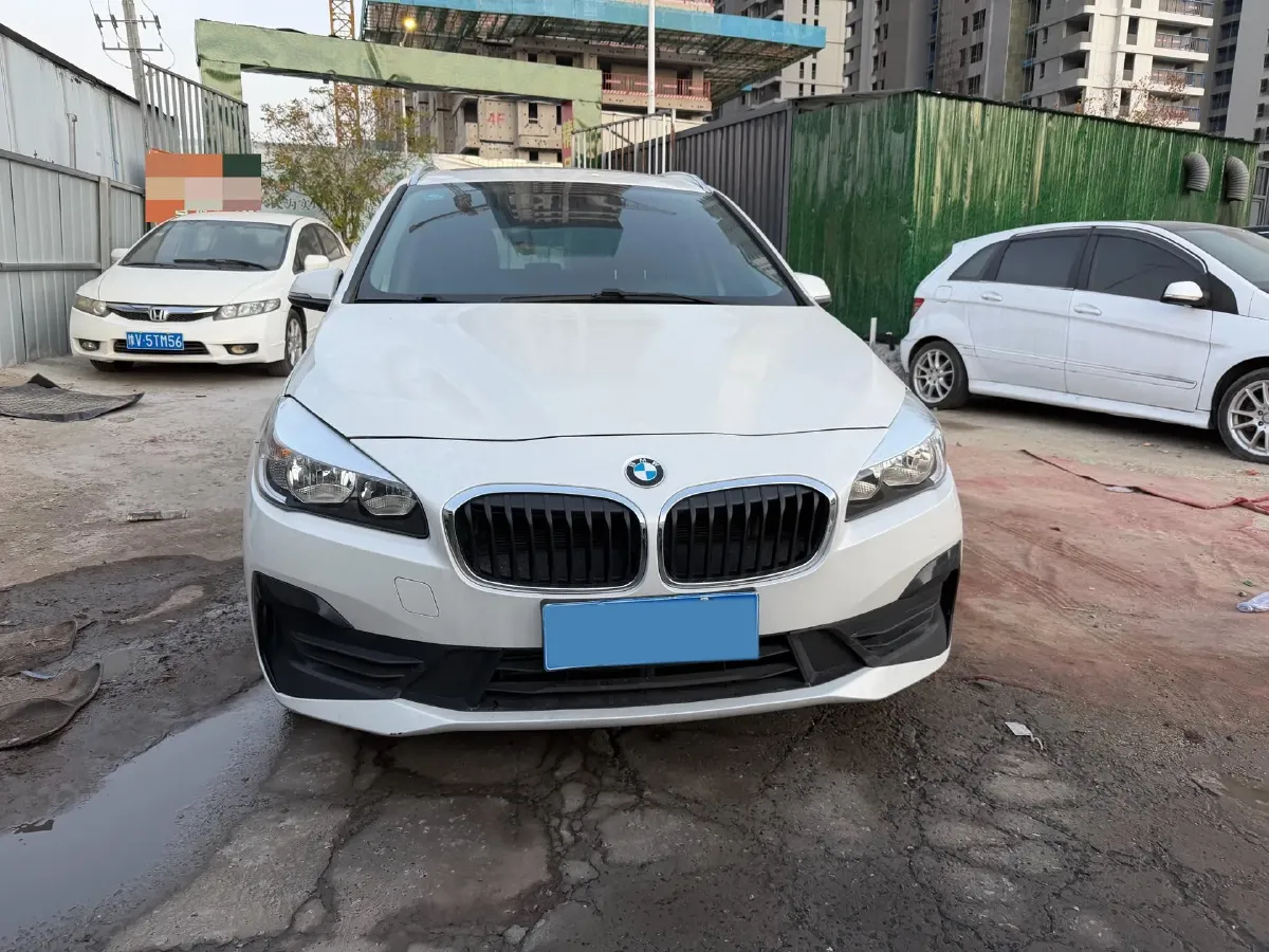 2019 BMW 2 Series SUV 1.5T 140HP L3 7DCT,autocango,china used car exporter,china ev exporter,chinese used car exporter,chinese used ev exporter