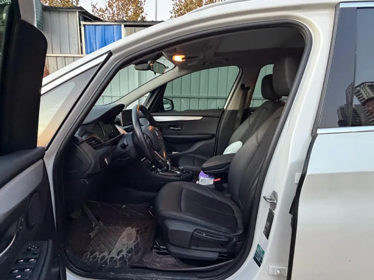 2019 BMW 2 Series SUV 1.5T 140HP L3 7DCT,autocango,china used car exporter,china ev exporter,chinese used car exporter,chinese used ev exporter