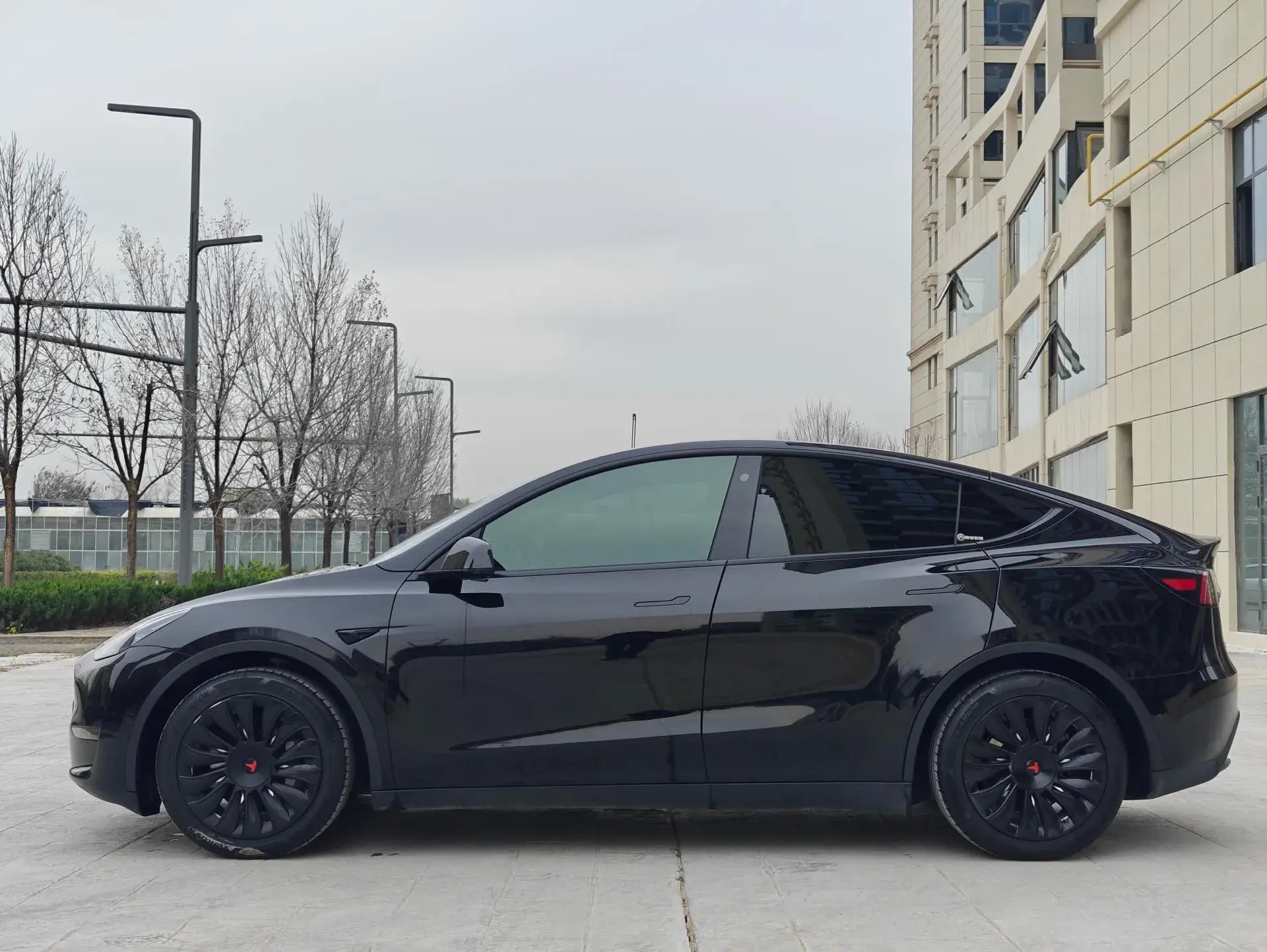 2021 TESLA MODEL thumbnail 3