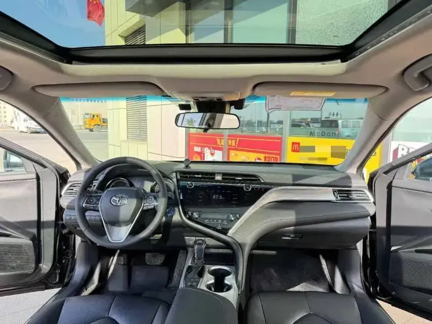 2019 TOYOTA CAMRY thumbnail 4