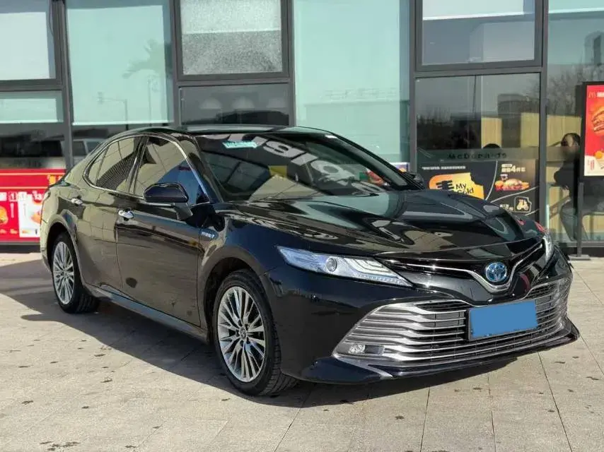 2019 TOYOTA CAMRY thumbnail 3