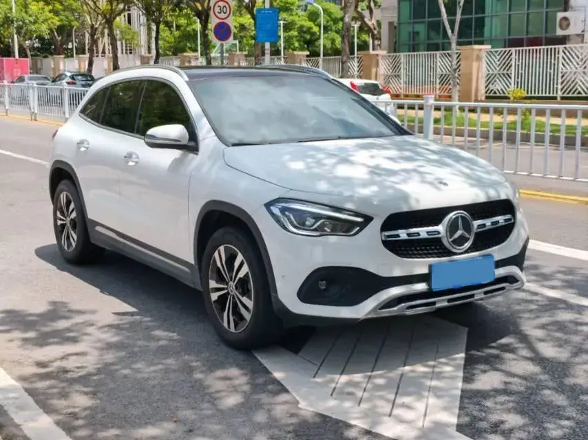 2022 MERCEDES-BENZ GLA thumbnail 2