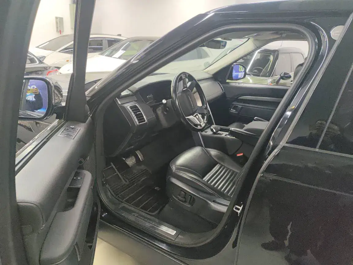 2021 LAND ROVER thumbnail 4