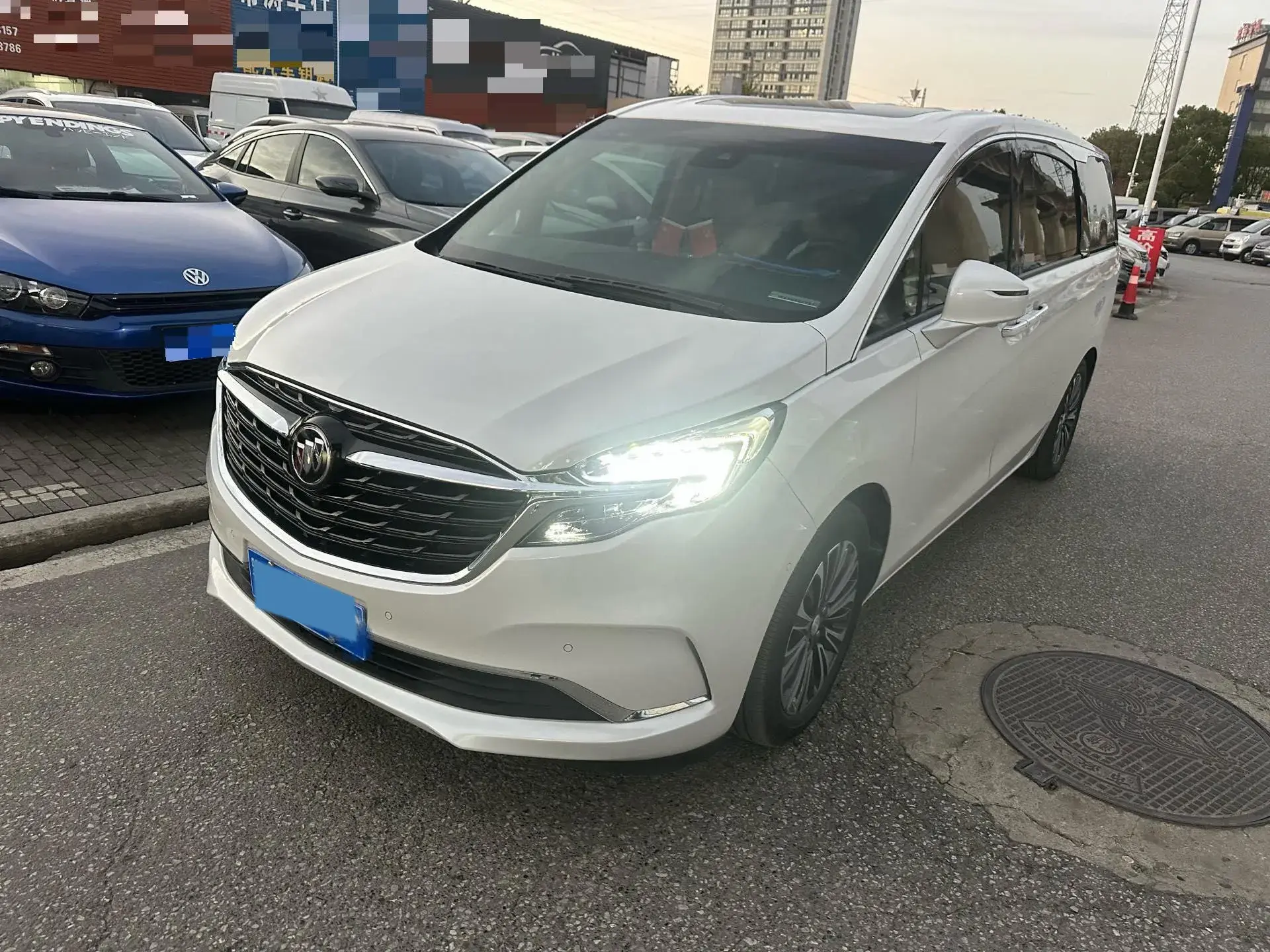 2020 BUICK GL8 view 1