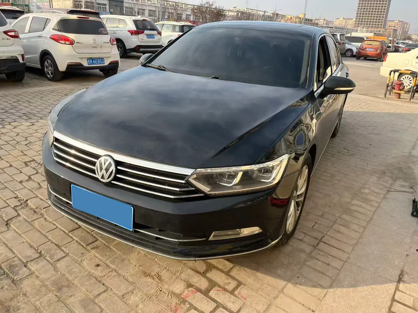 2018 VOLKSWAGEN MAGOTAN view 1