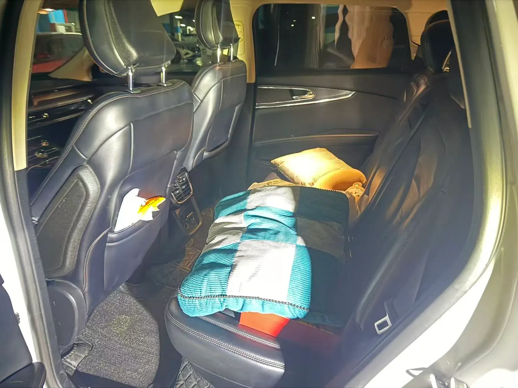 2021 LINCOLN NAUTILUS thumbnail 4