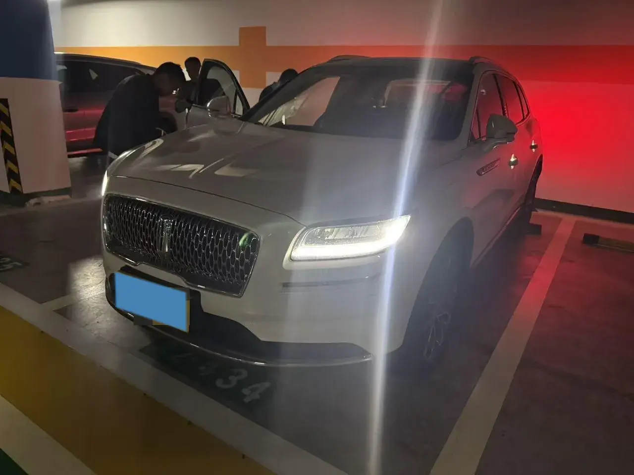 2021 LINCOLN NAUTILUS view 1