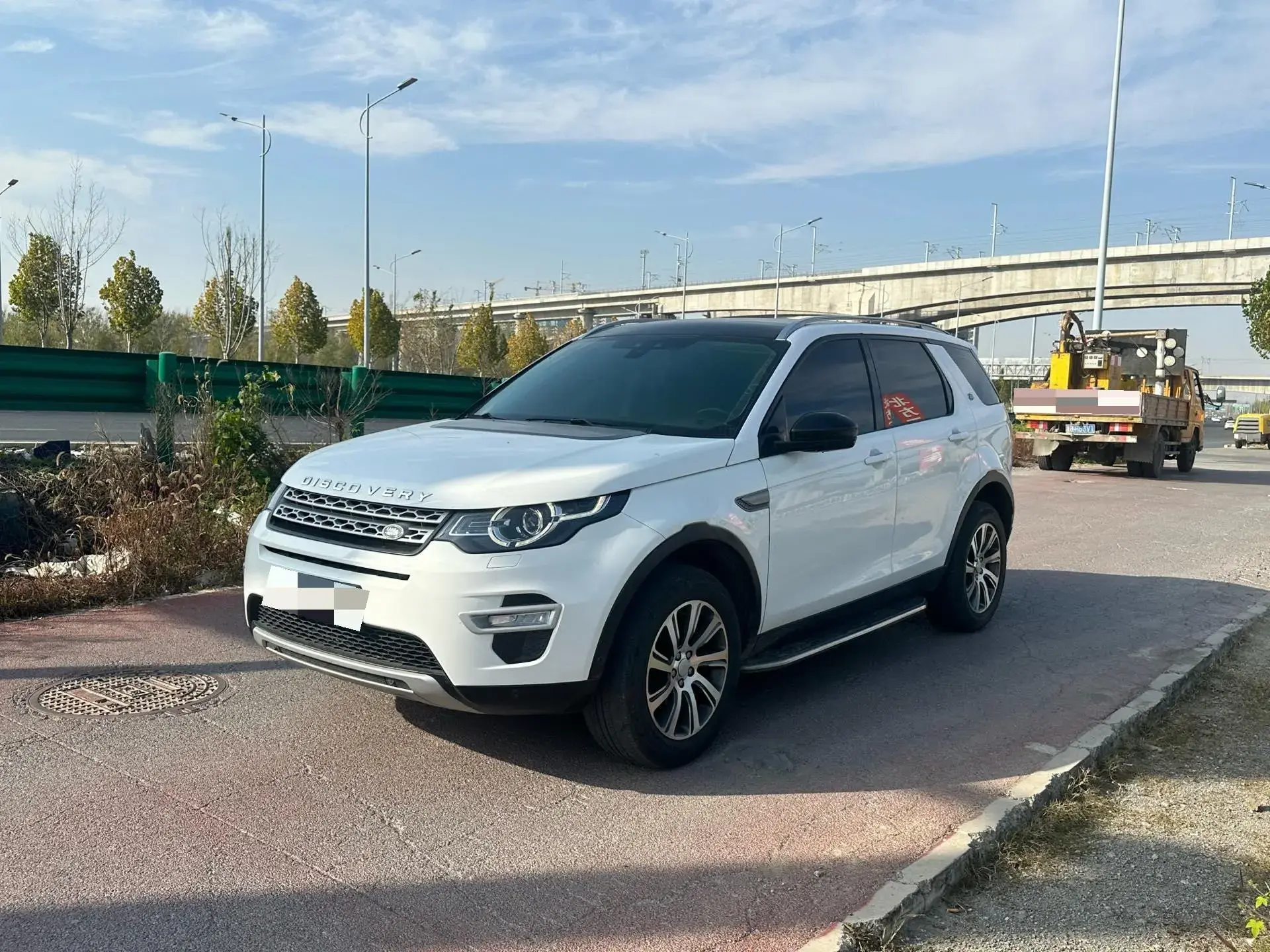 2018 LAND ROVER view 1