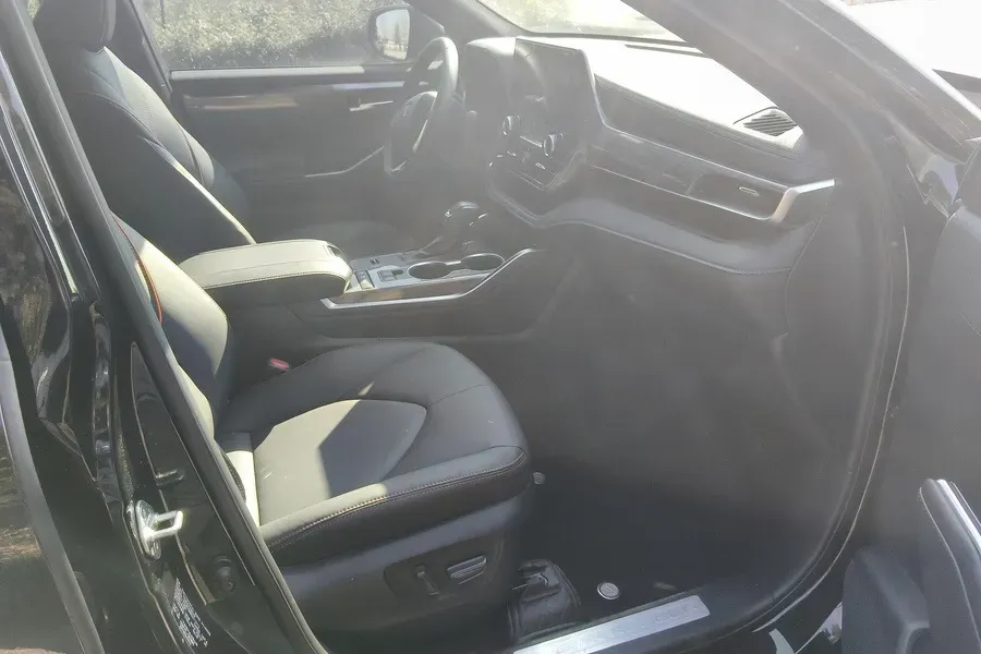 2024 Toyota Crown Kluger 2.5L 189HP L4 E-CVT Hybrid,autocango,china used car exporter,china ev exporter,chinese used car exporter,chinese used ev exporter