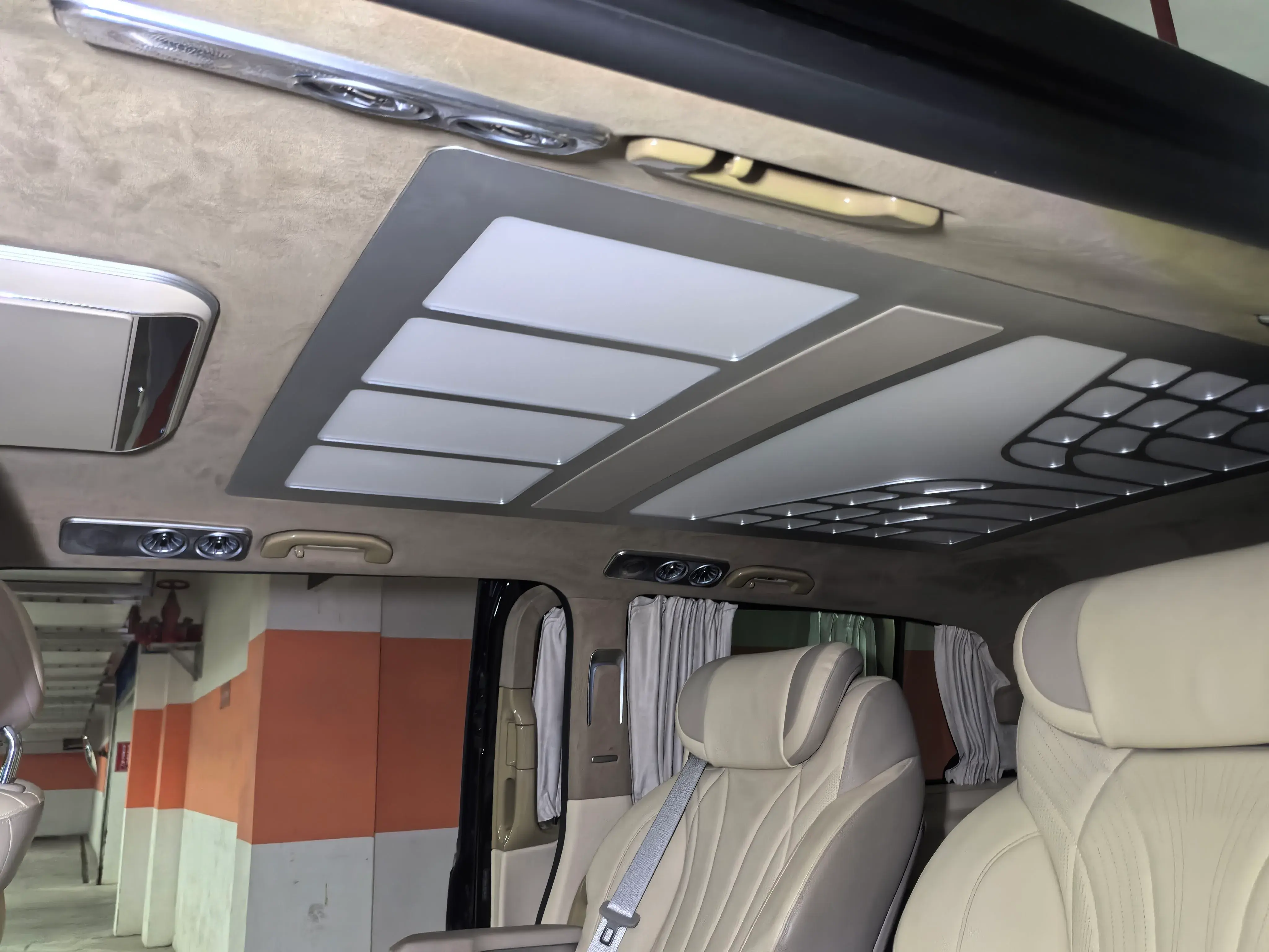 2022 MERCEDES-BENZ V thumbnail 4