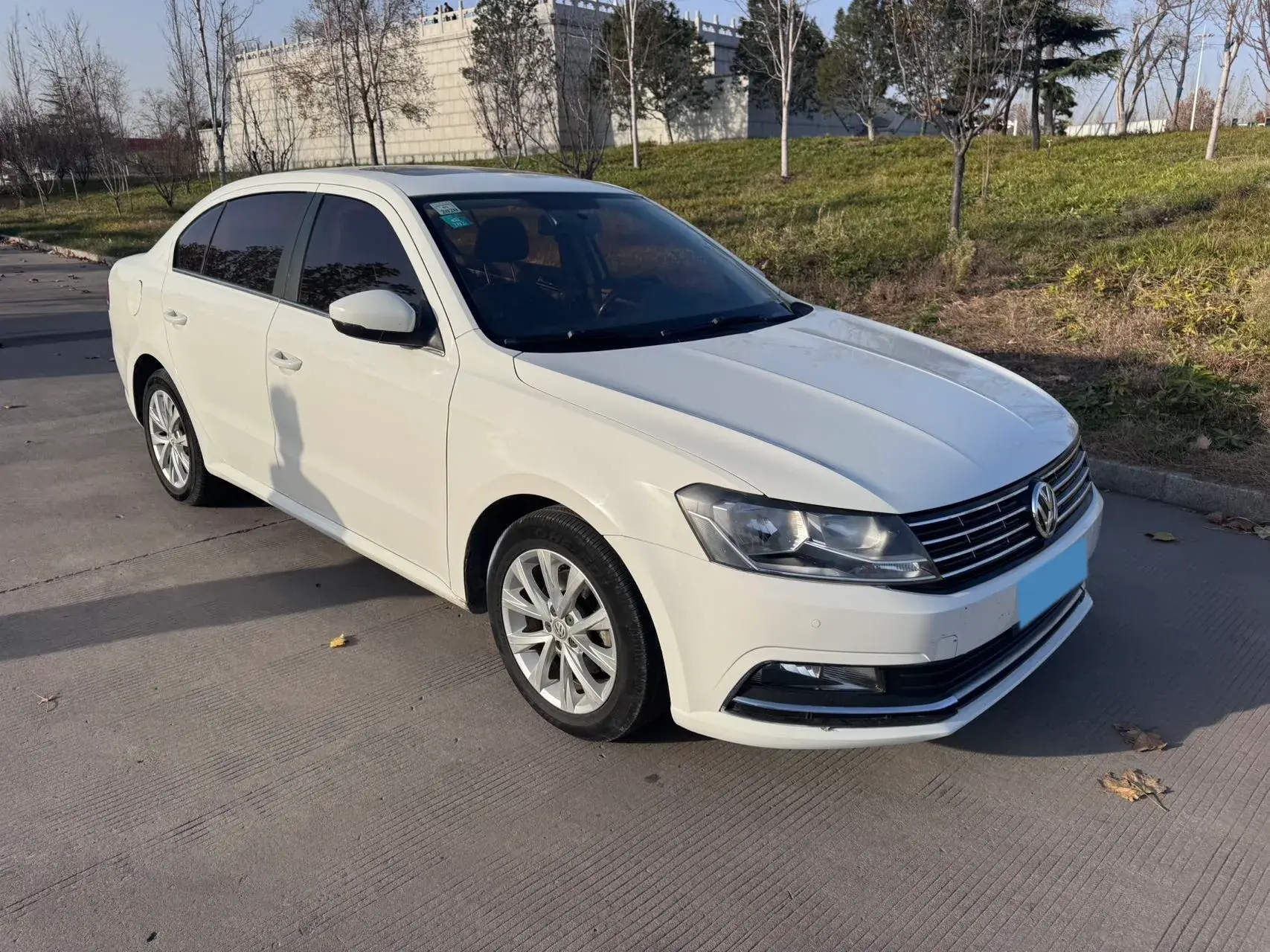 2017 VOLKSWAGEN LAVIDA thumbnail 3