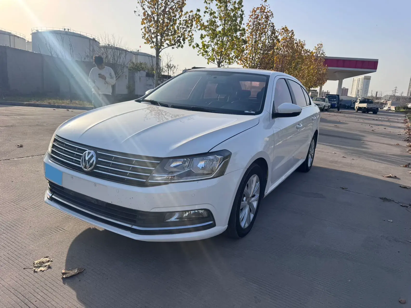 2017 VOLKSWAGEN LAVIDA view 1