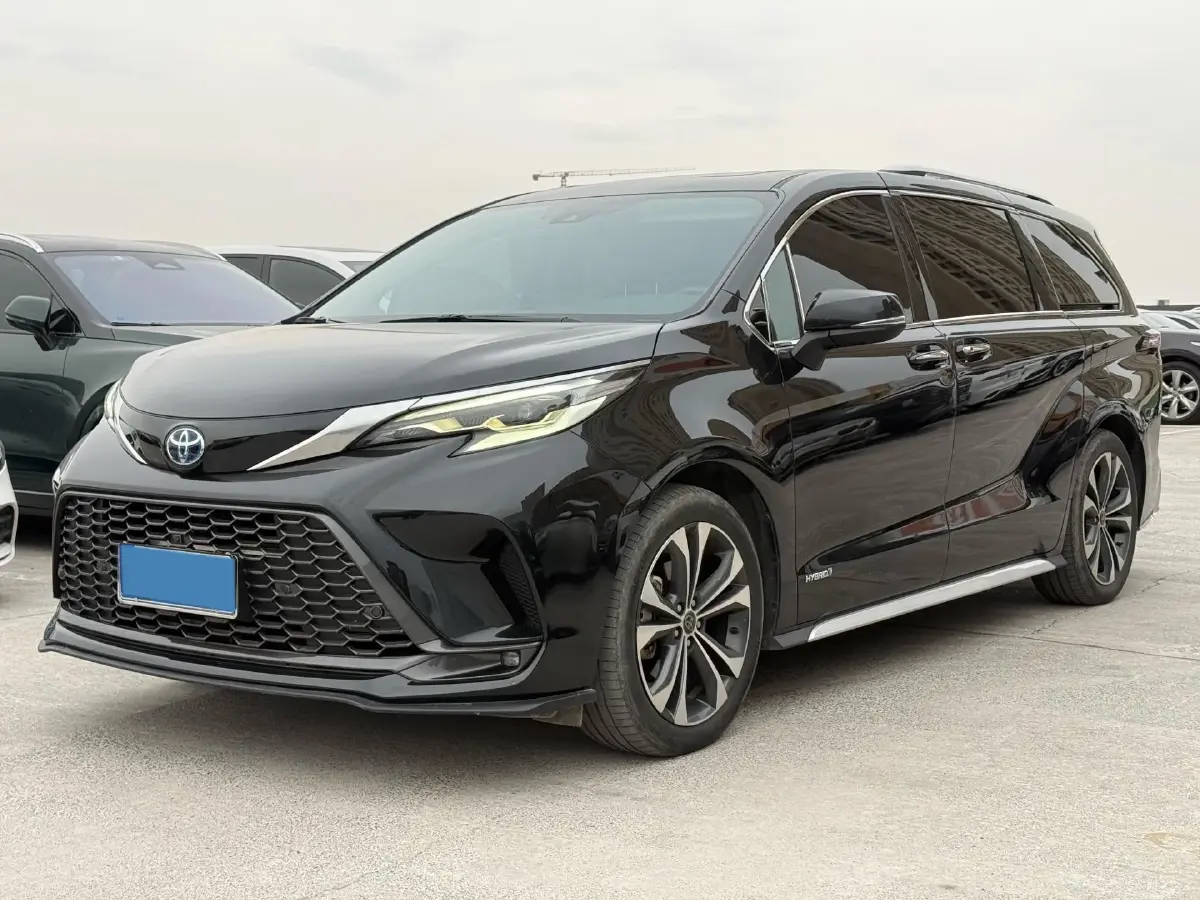 2023 Toyota Granvia 2.5L 189HP L4 E-CVT Hybrid