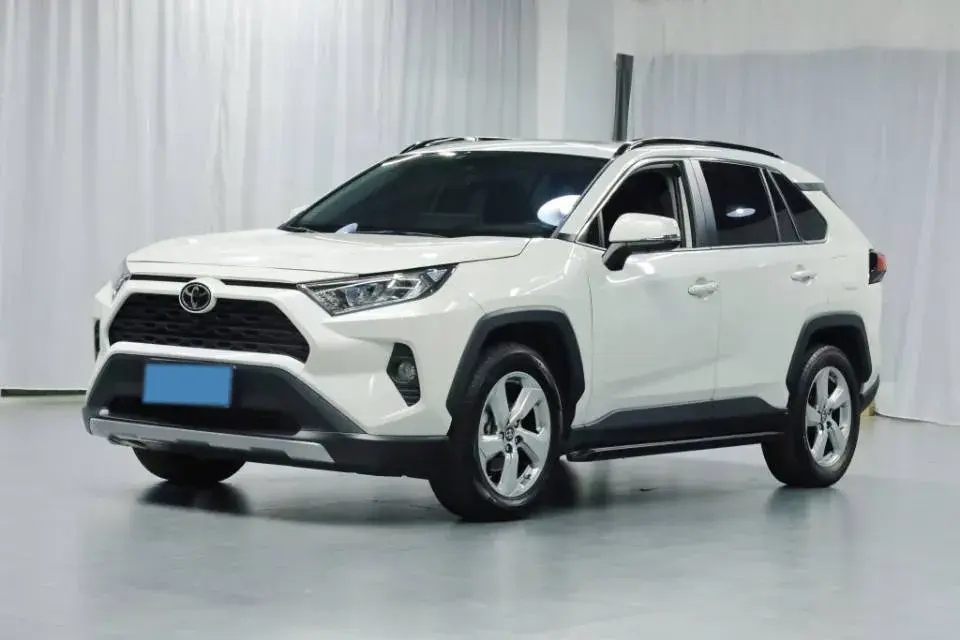 2020 TOYOTA RAV4 view 1