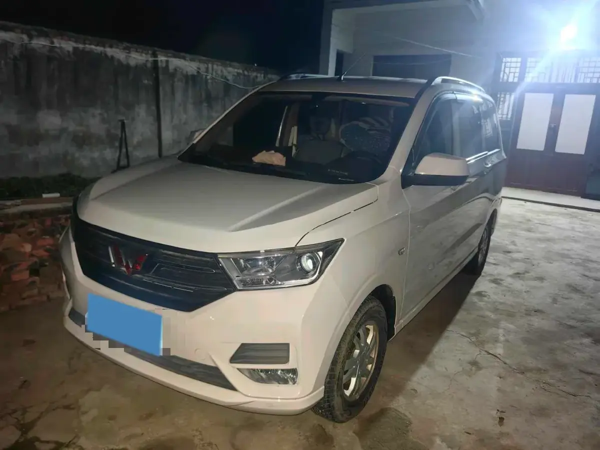 2019 WuLing HongGuang Plus 1.5T 147HP L4 6MT