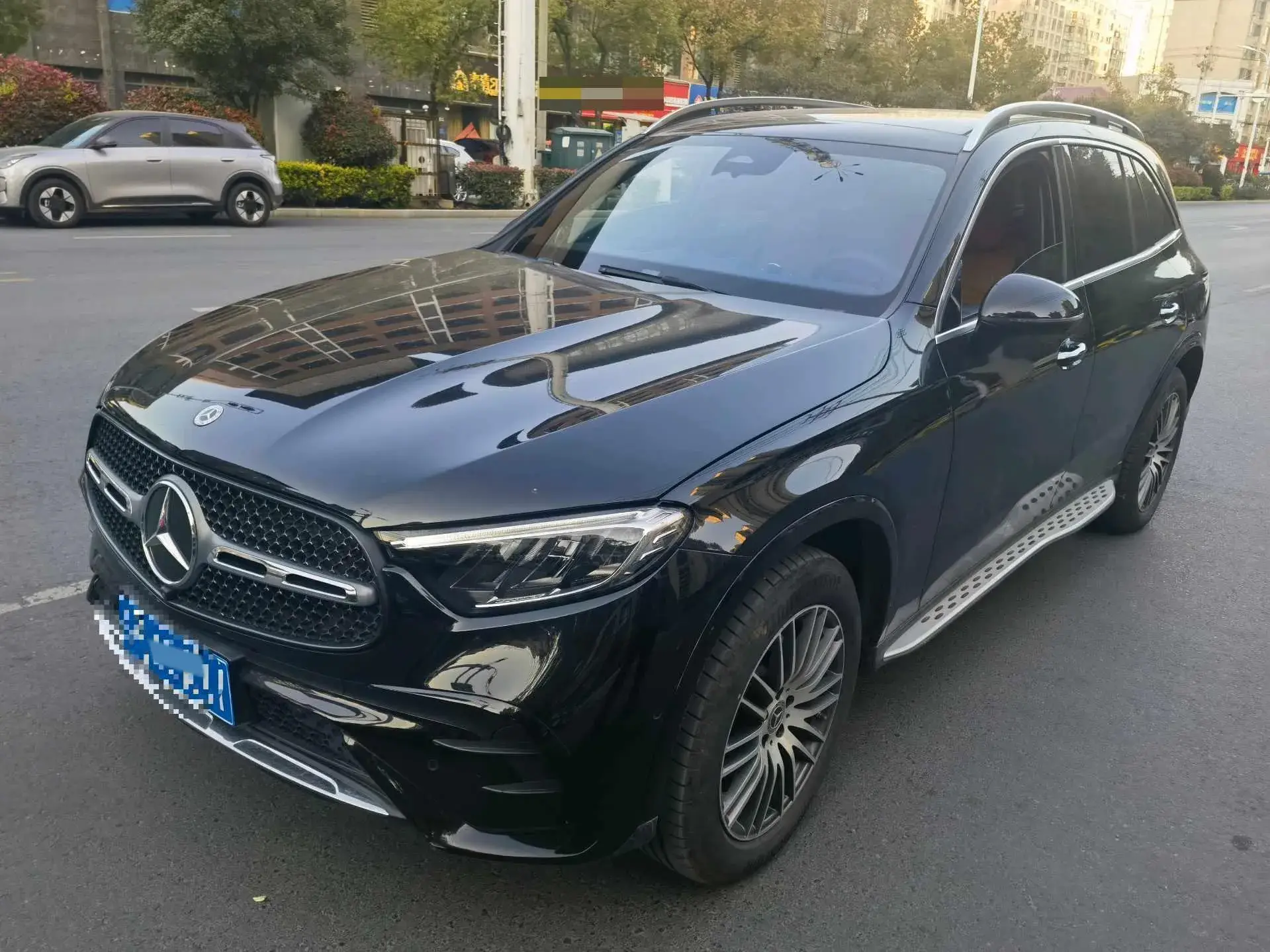 2023 MERCEDES-BENZ GLC view 1