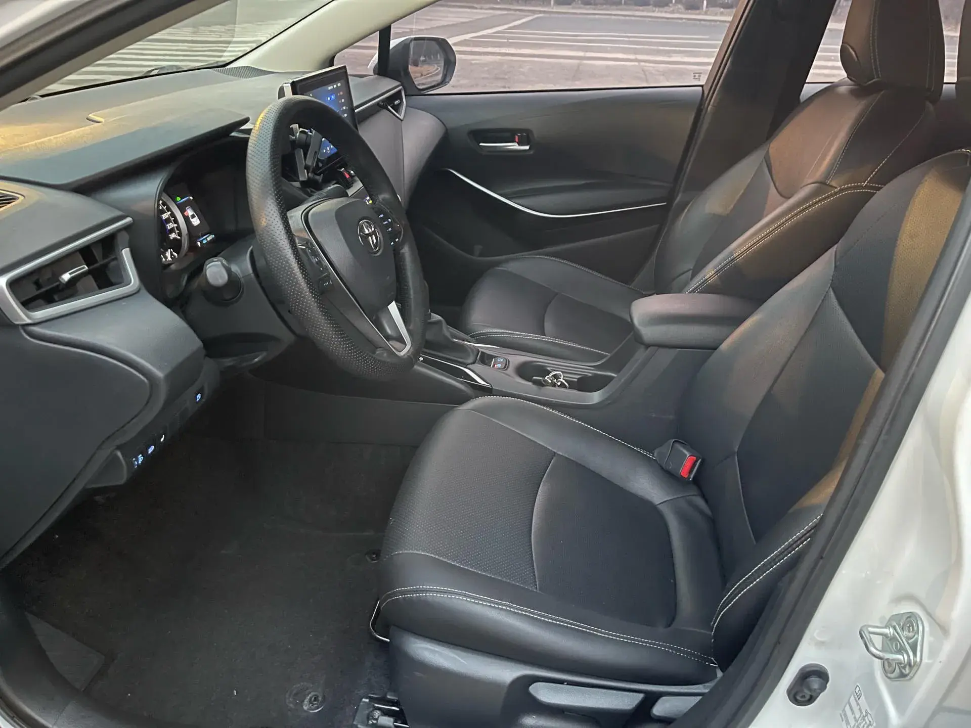 2022 TOYOTA COROLLA thumbnail 4