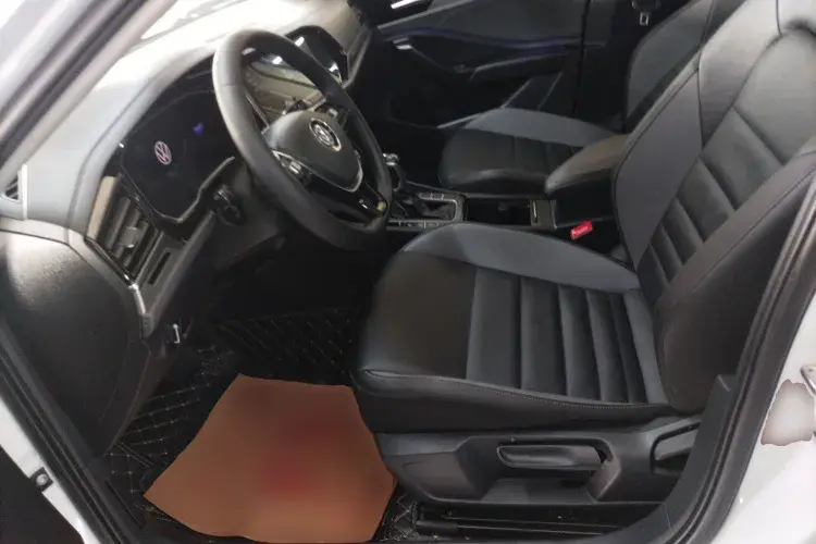 2021 VOLKSWAGEN SAGITAR thumbnail 4