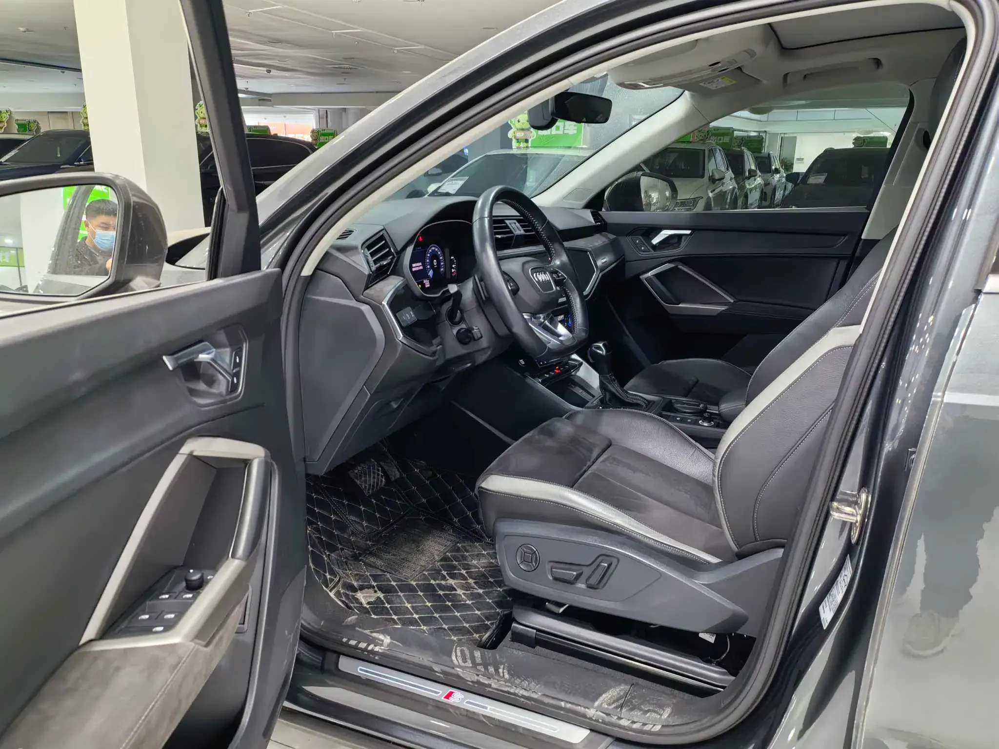 2021 AUDI Q3 thumbnail 3