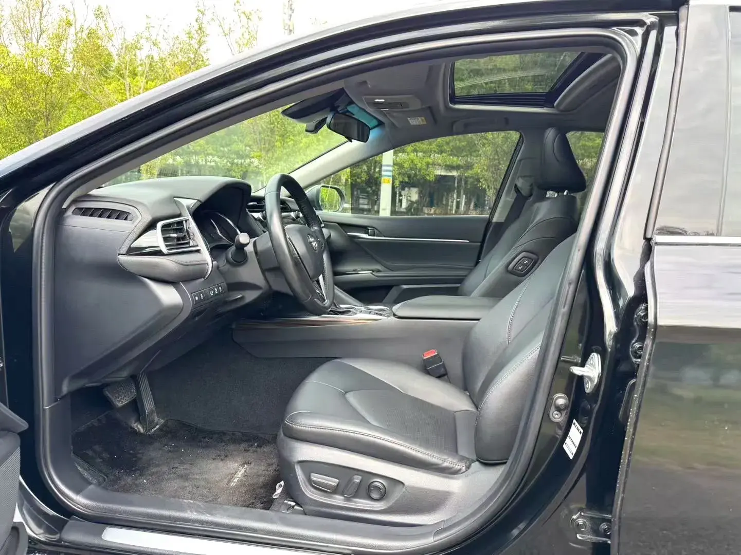 2019 TOYOTA CAMRY thumbnail 3