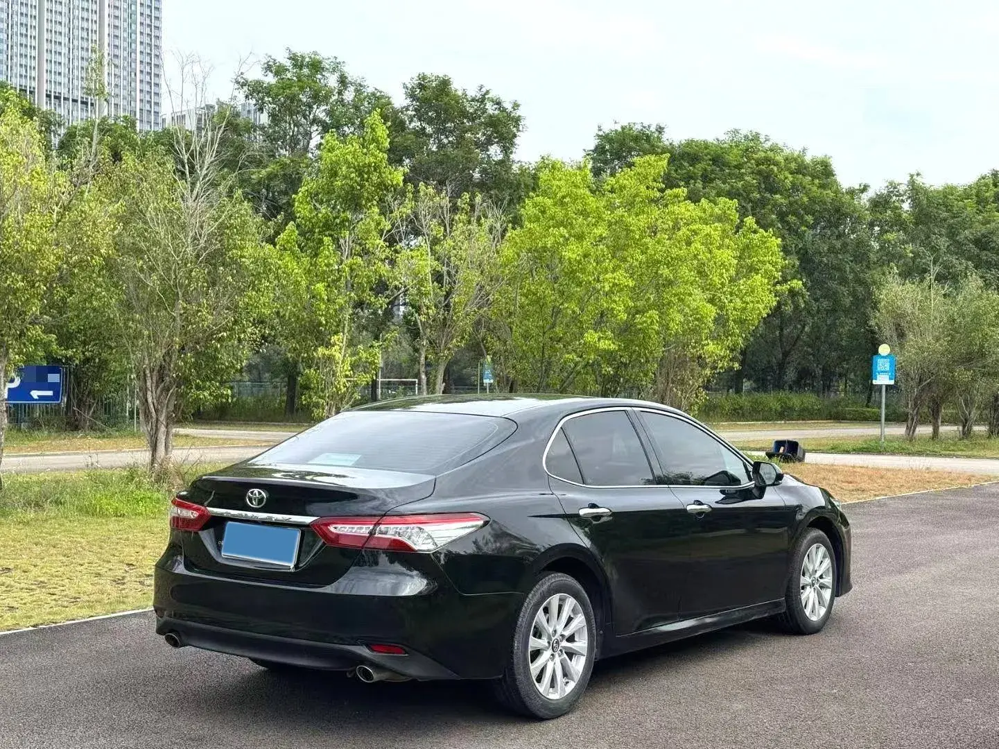 2019 TOYOTA CAMRY thumbnail 2
