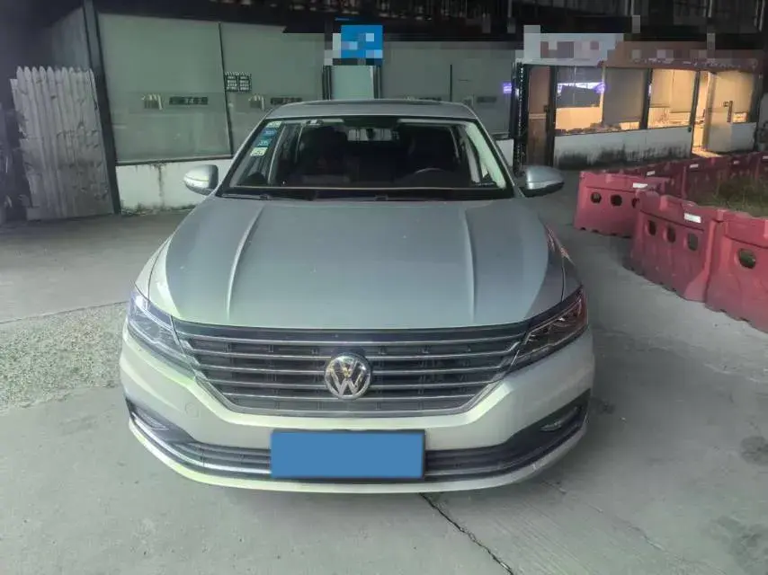 2018 VOLKSWAGEN LAVIDA thumbnail 2