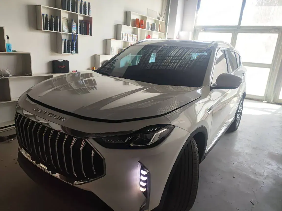 2023 JETOUR X70 view 1