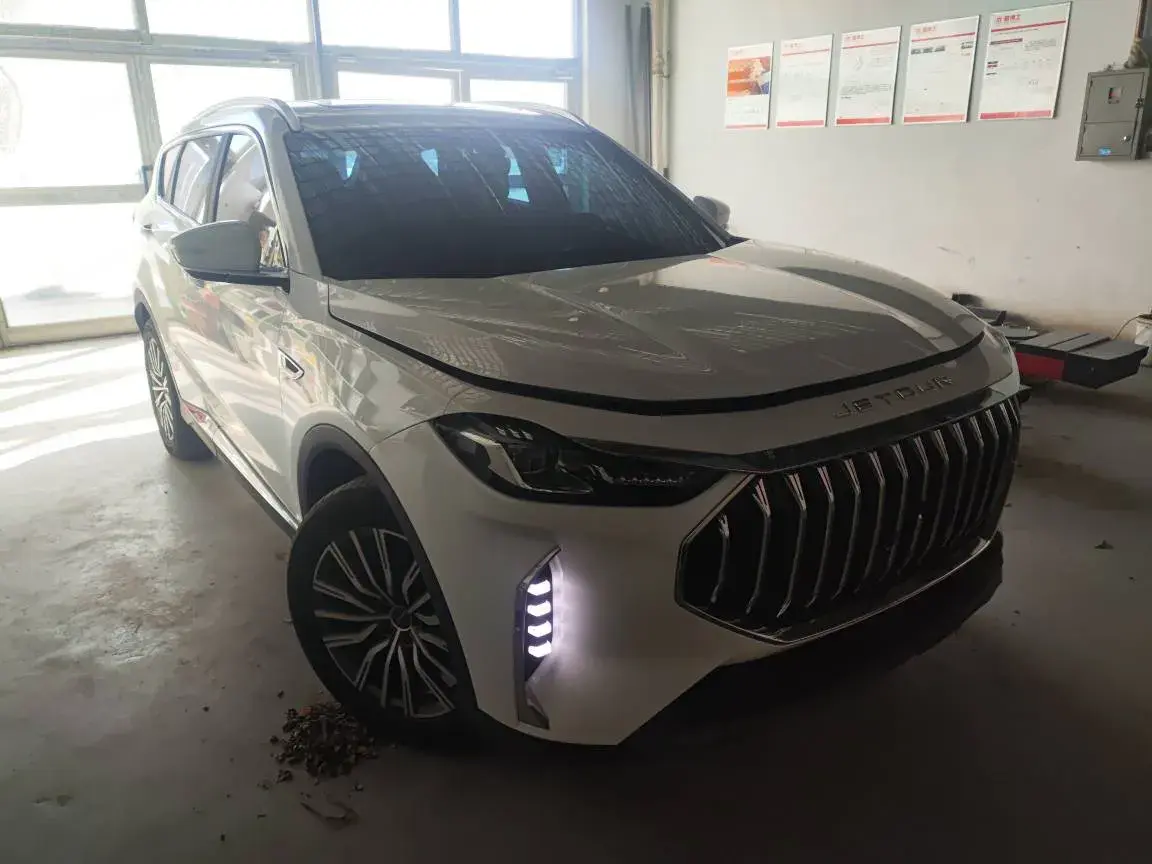 2023 JETOUR X70 thumbnail 3