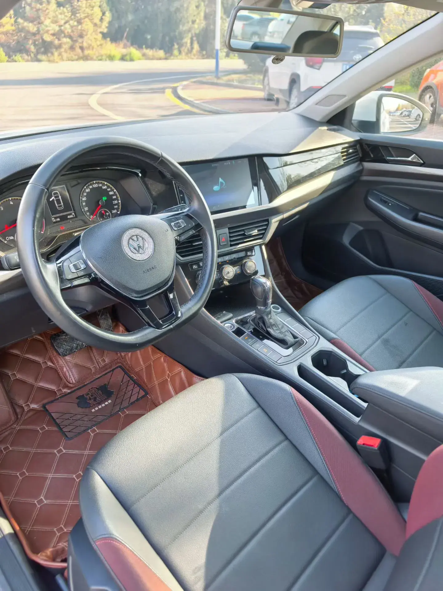 2019 VOLKSWAGEN BORA thumbnail 4