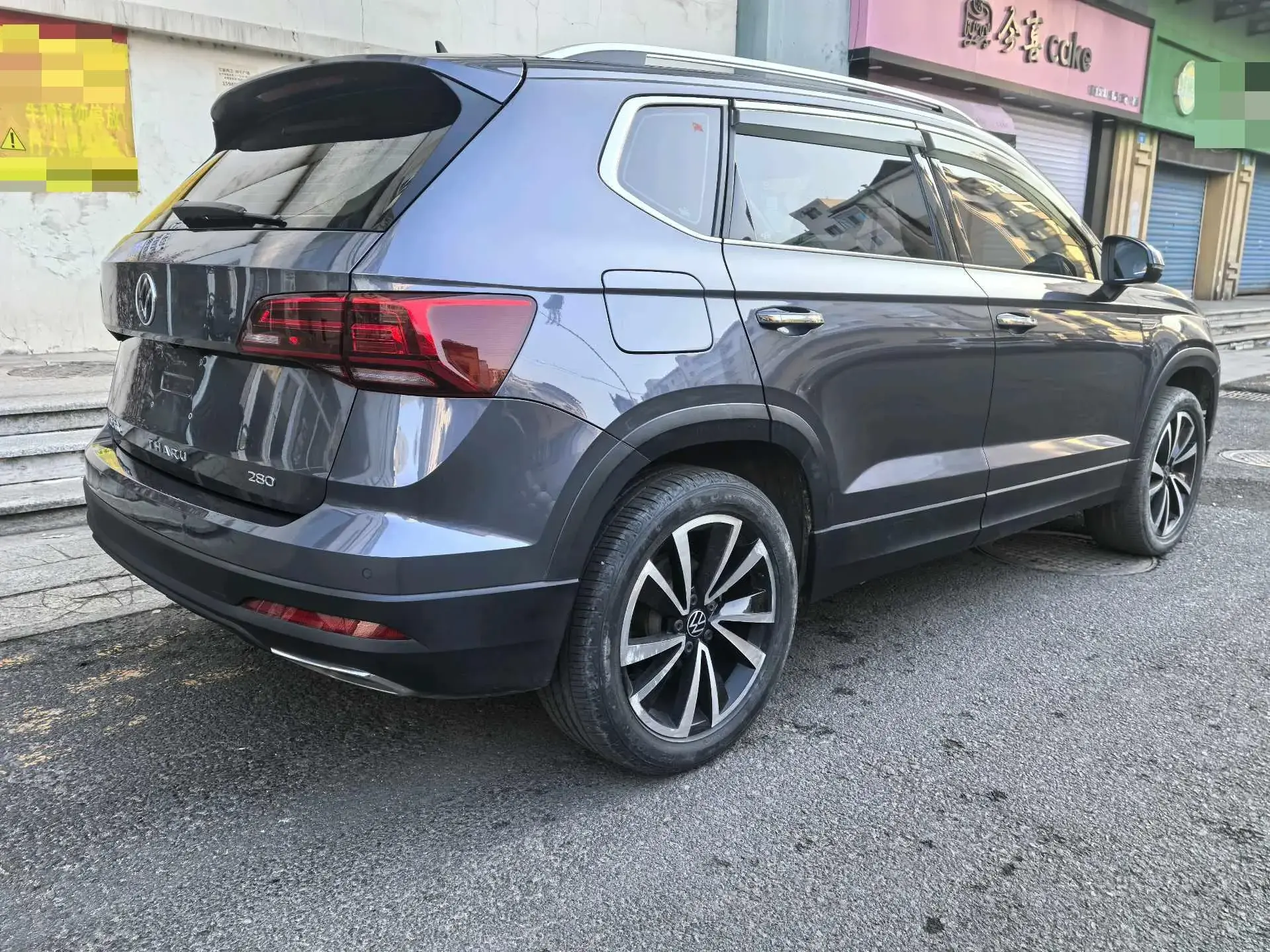 2021 VOLKSWAGEN THARU thumbnail 4