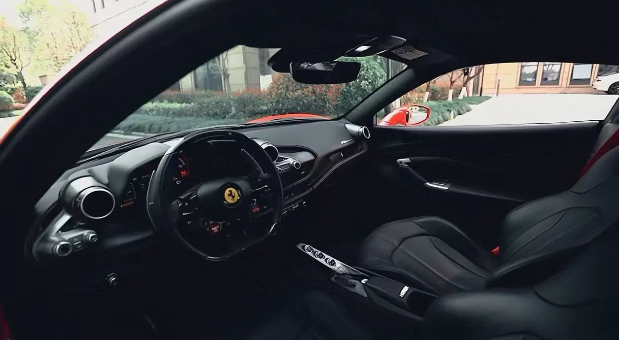 2019 Ferrari F8 3.9T 720HP V8 7DCT,autocango,china used car exporter,china ev exporter,chinese used car exporter,chinese used ev exporter