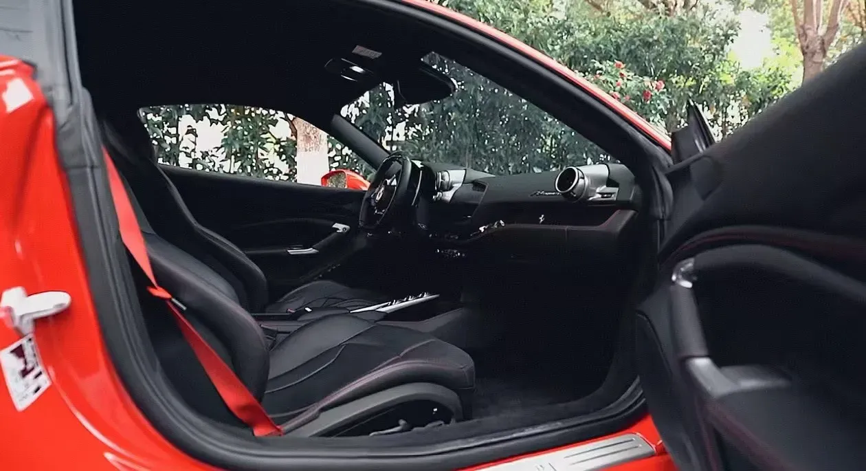 2019 Ferrari F8 3.9T 720HP V8 7DCT,autocango,china used car exporter,china ev exporter,chinese used car exporter,chinese used ev exporter