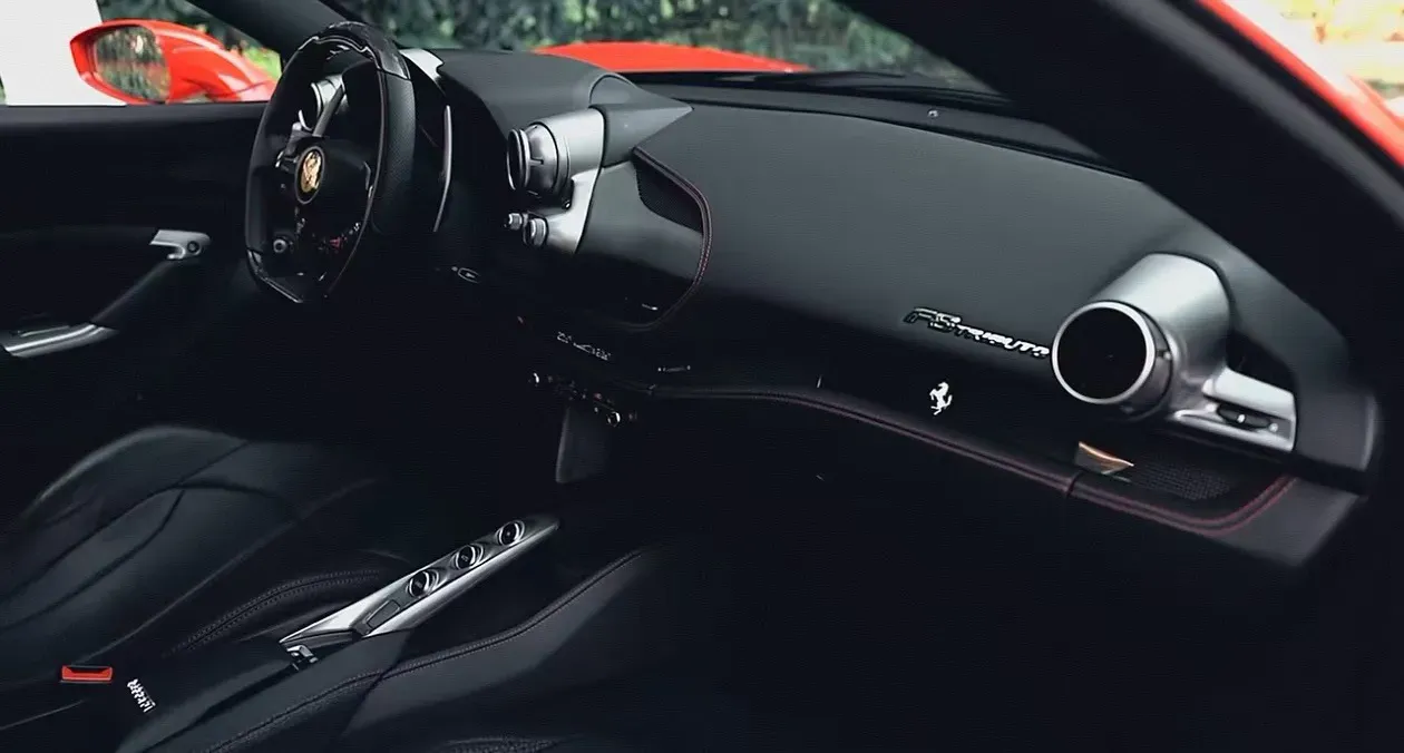 2019 Ferrari F8 3.9T 720HP V8 7DCT,autocango,china used car exporter,china ev exporter,chinese used car exporter,chinese used ev exporter