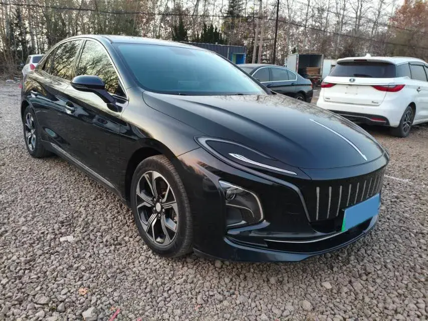 2022 HONGQI E-QM5 thumbnail 3