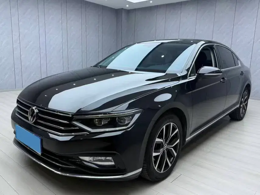 2020 VOLKSWAGEN MAGOTAN view 1