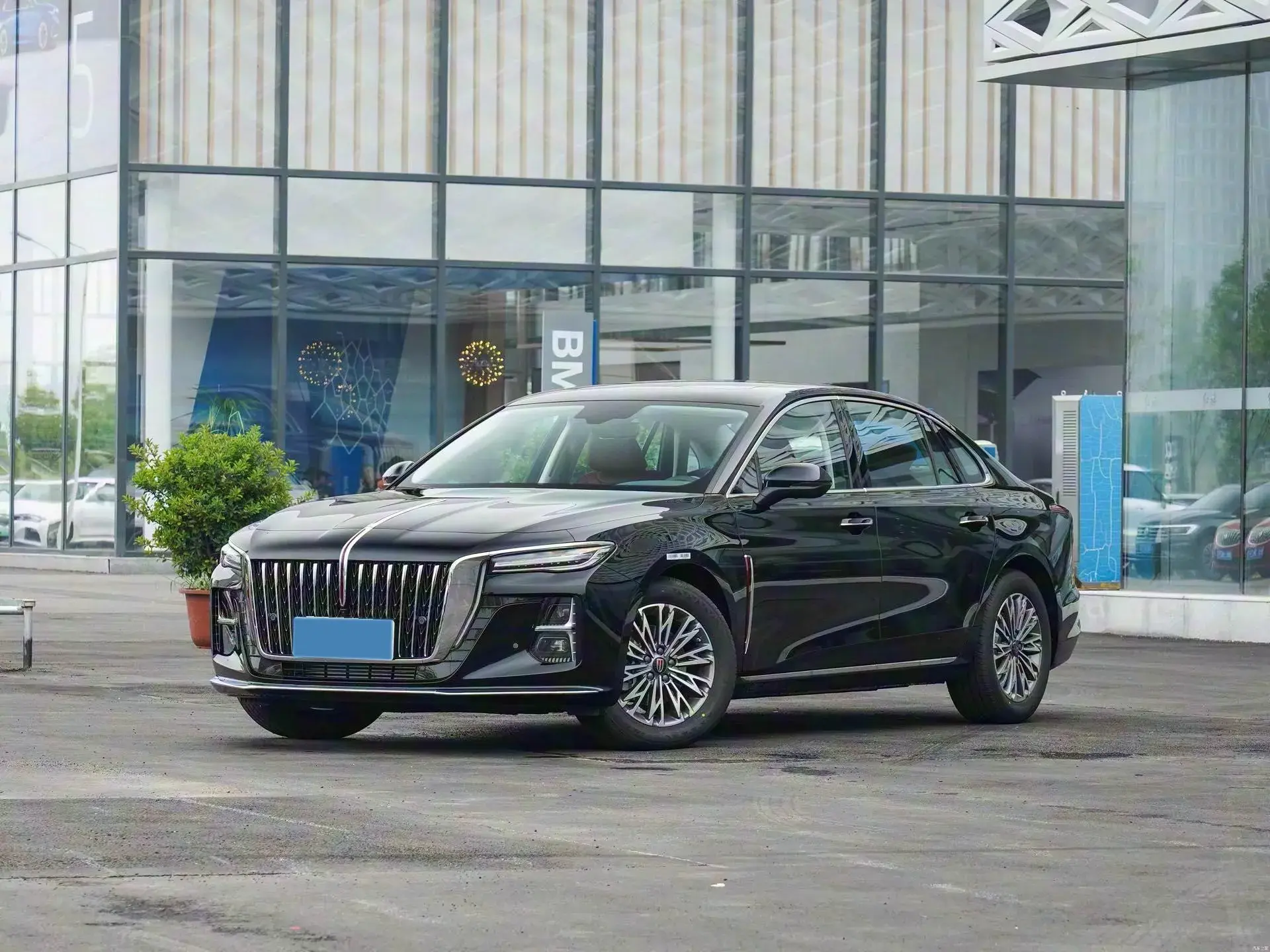 2025 HONGQI H5 view 1