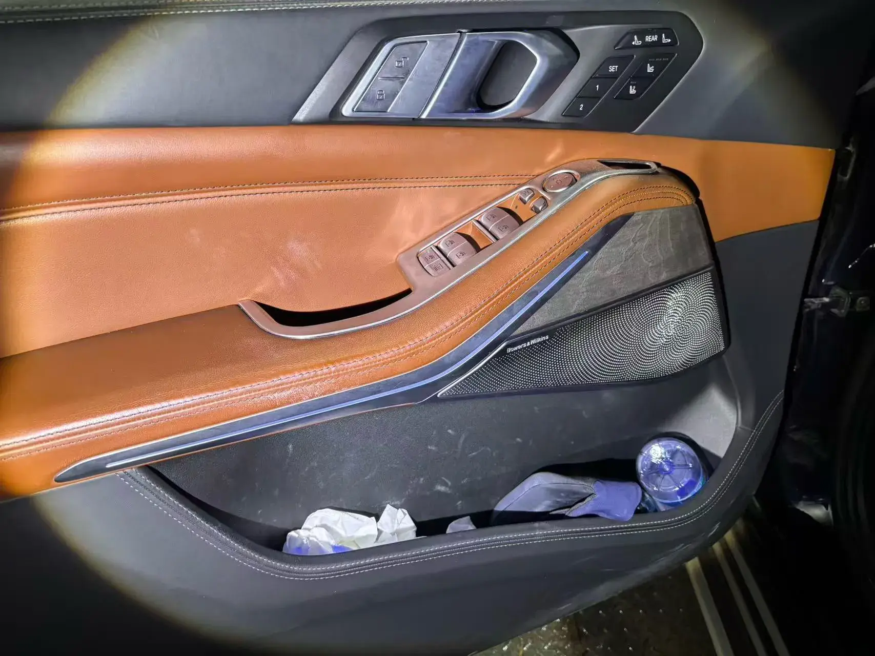 2021 BMW X7 thumbnail 3