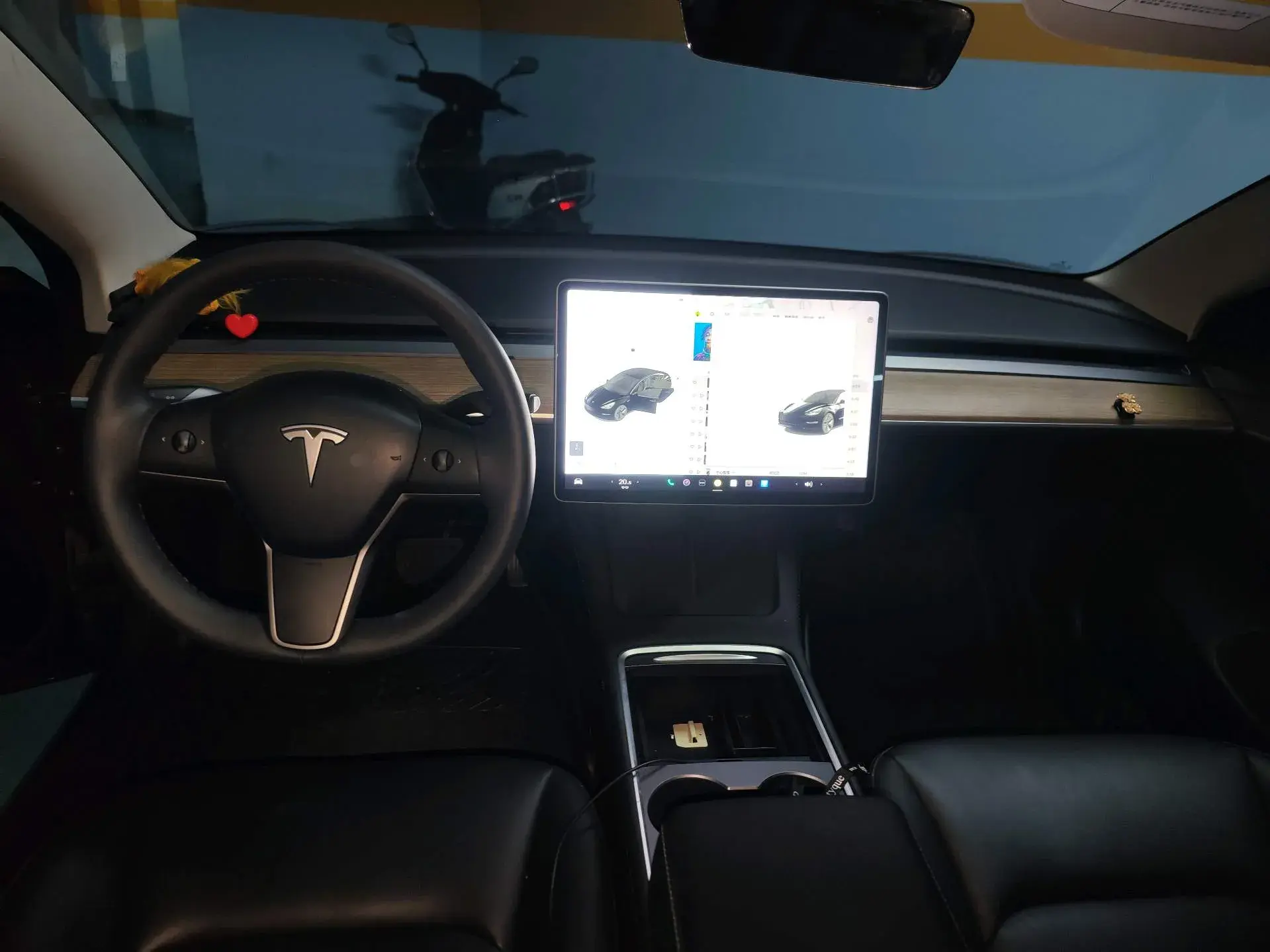 2021 TESLA MODEL thumbnail 4