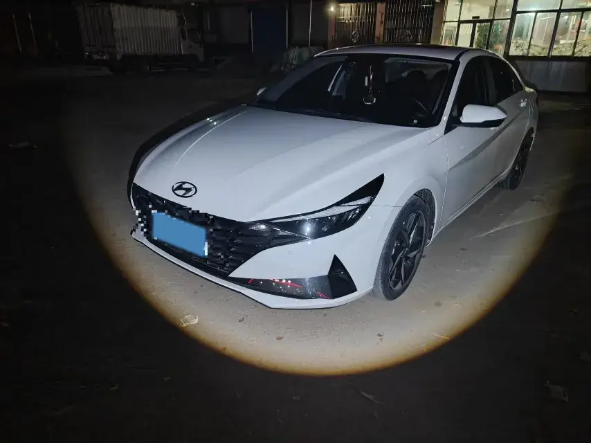 2022 HYUNDAI ELANTRA view 1