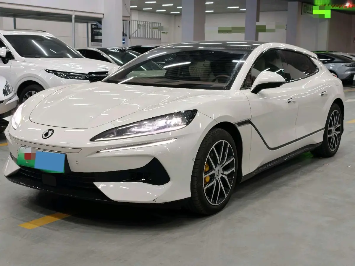 2024 Denza DenzaZ9GT 2.0T 207HP L4 E-CVT PHEV 38.5KWH