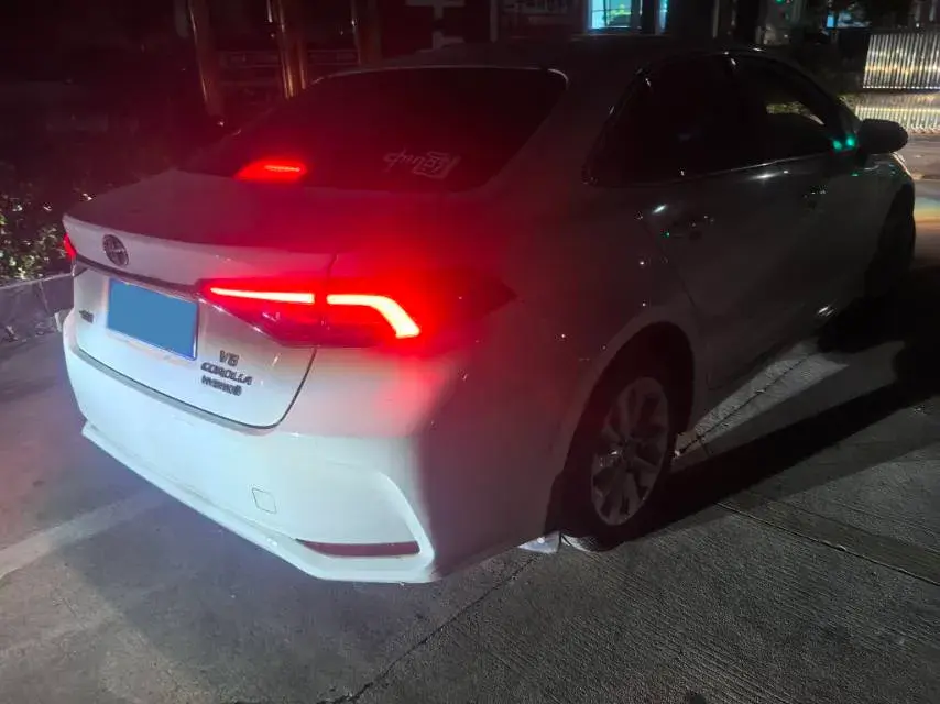 2022 TOYOTA COROLLA thumbnail 2