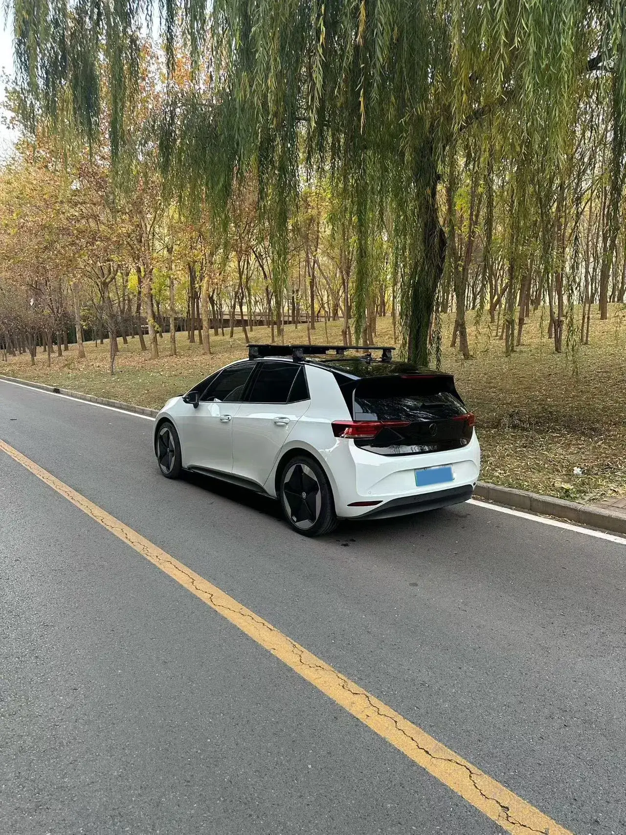 2023 VOLKSWAGEN ID.3 thumbnail 4