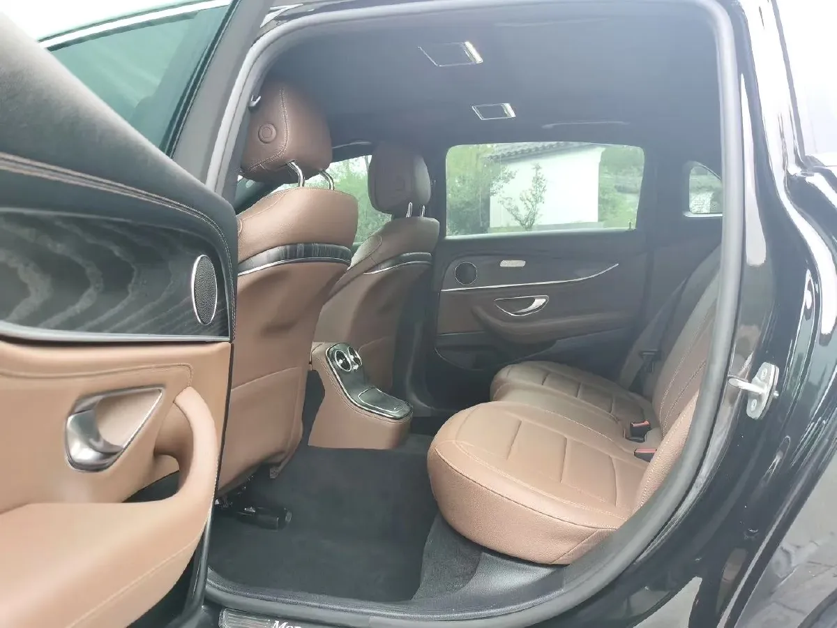 2022 Mercedes-Benz E Class 2.0T 197HP L4 9AT,autocango,china used car exporter,china ev exporter,chinese used car exporter,chinese used ev exporter